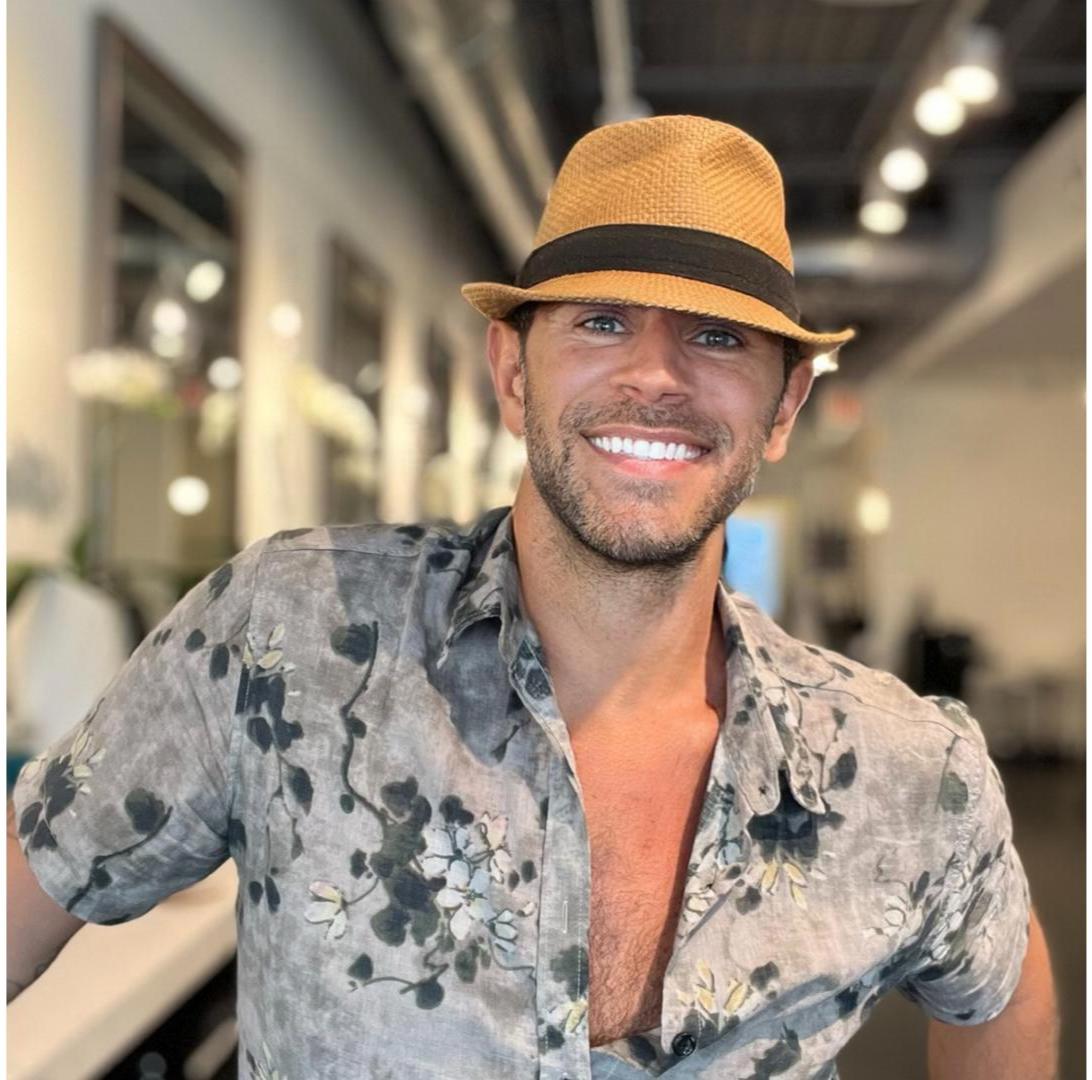 Davefunseeka luxury hair extensions and gray blending hair color